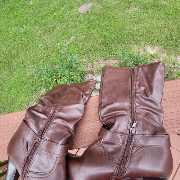 Arizona Jean Company Absolute Chocolate Brown Faux Leather Slouchy Boot Size 10 - Picture 10 of 11